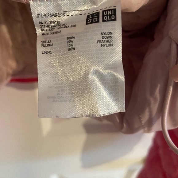 Uniqlo ultra light down puffer jacket with hood - Picture 5 of 6